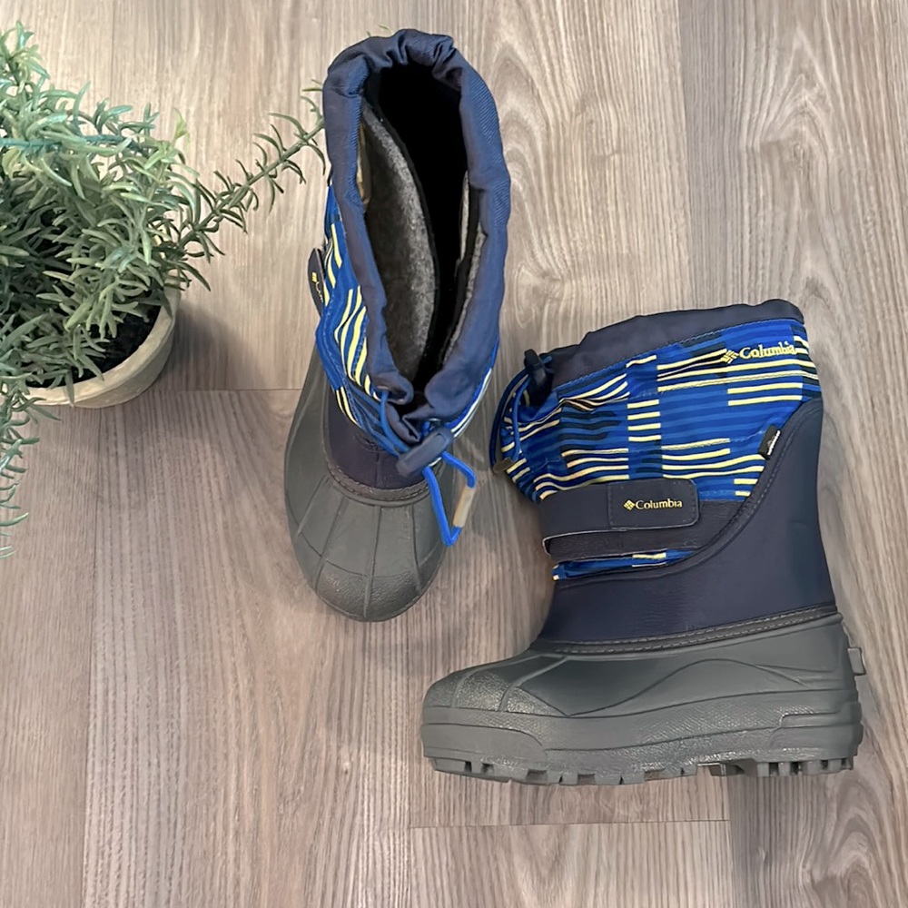 BOYS COLUMBIA POWDERBUG PLUS II PRINT SNOWBOOT SIZE 2